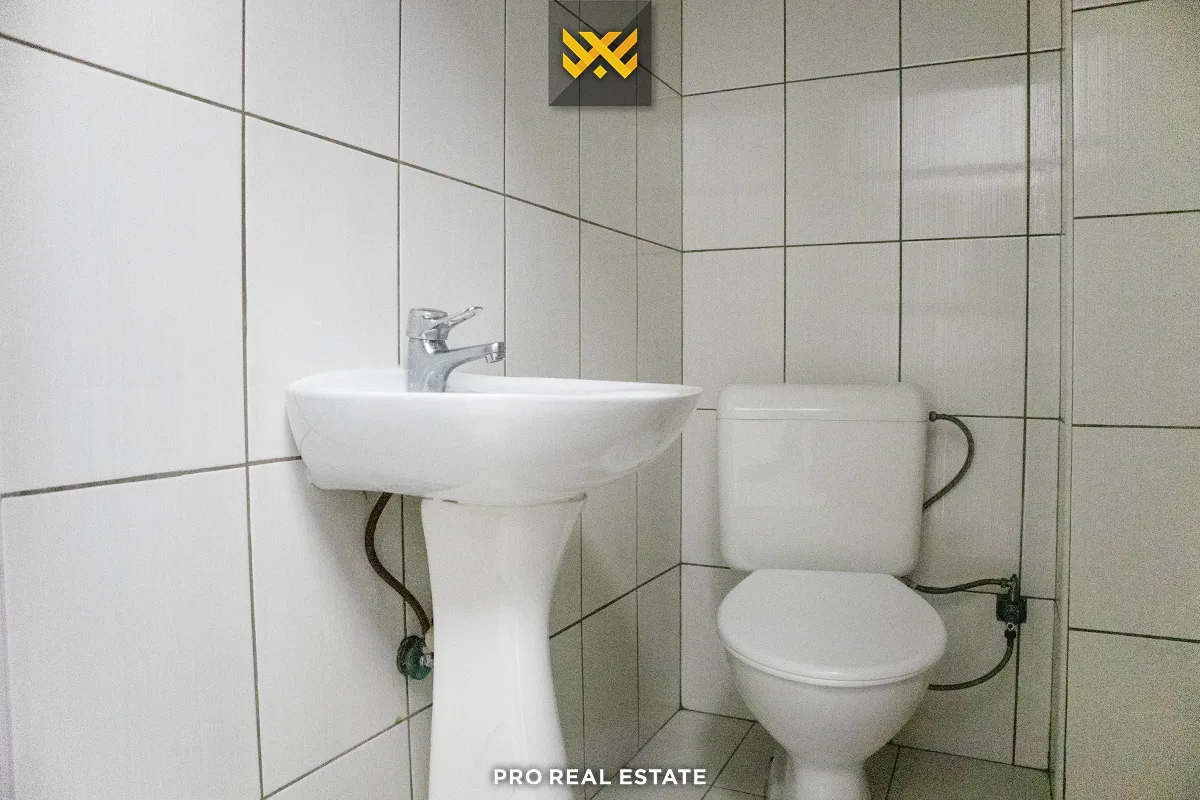 Lokal / Zyrë 220m² me #QIRA në Lakrishtë