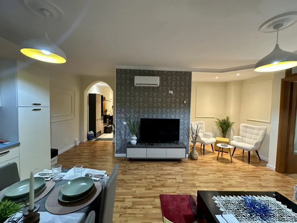Apartamet Me Qera 1+1 ne Bllok (ID B2101214) Tirane.