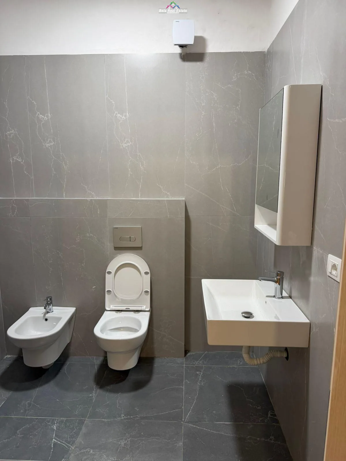 Apartament Me Qera 2+1 Ne 5 Maj (ID B2201822) Tirane