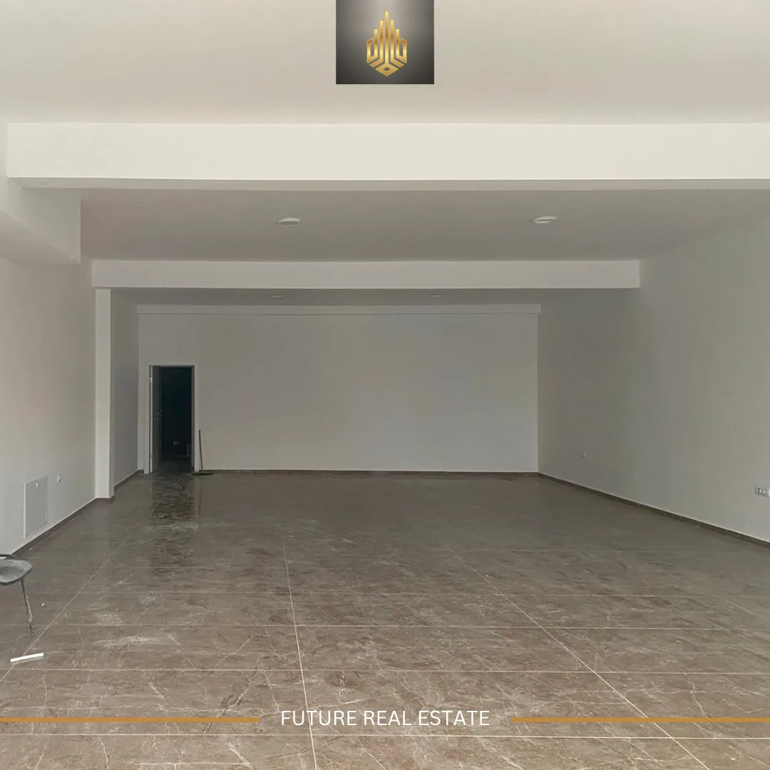 Lokal me QERA/135m²