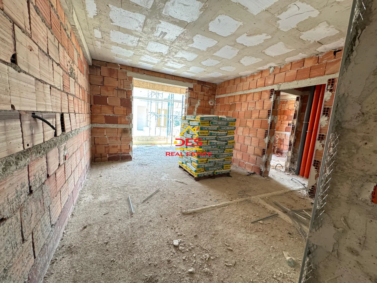 Shitet apartament 1+1 me këste në radhimë,vlorë