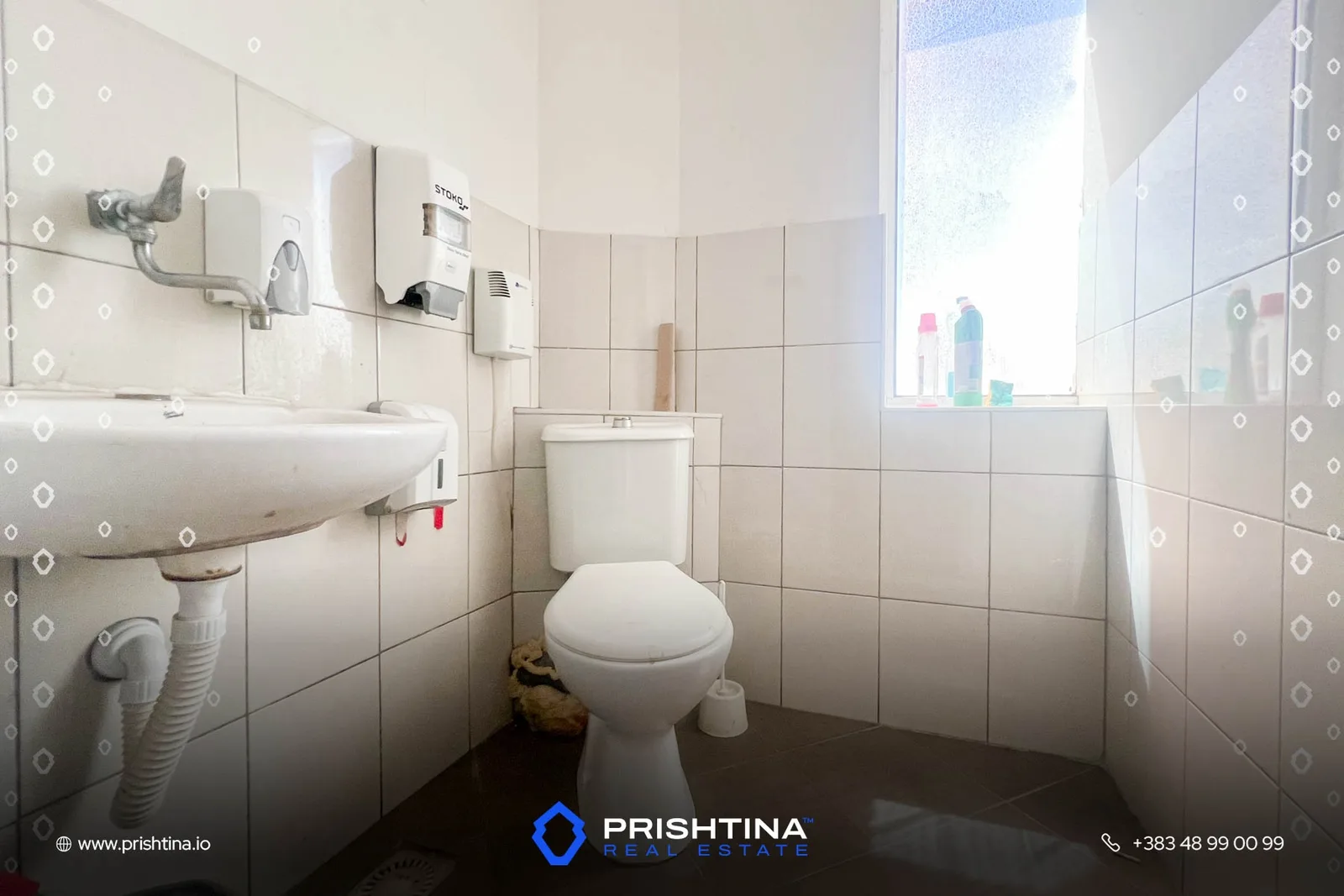 Objekt me qira 360m² në Veternik