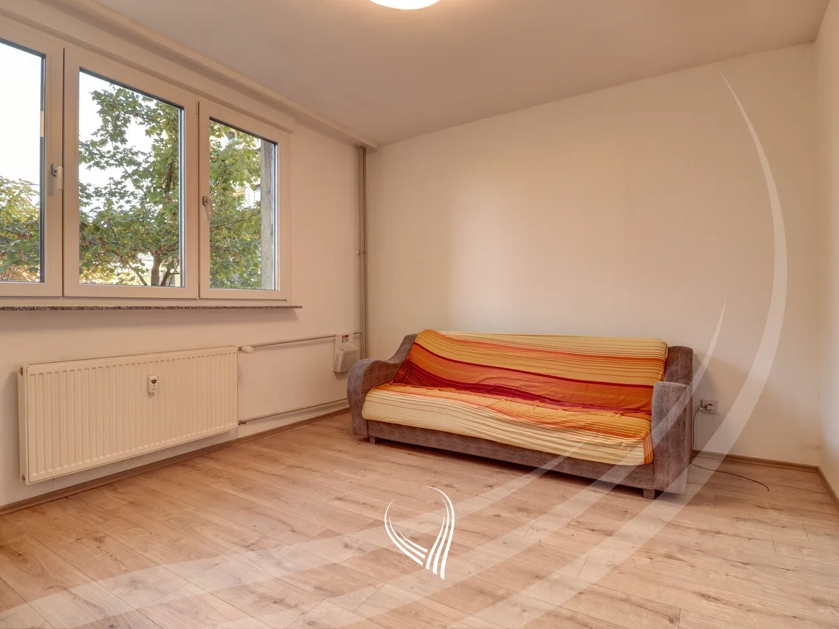 Zyre me 3 dhoma pune me qira në lagjen Aktash
