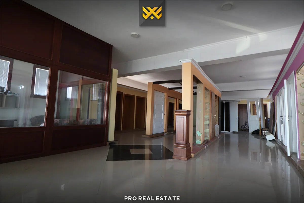 Lokal190m² me #QIRA në Veternik.