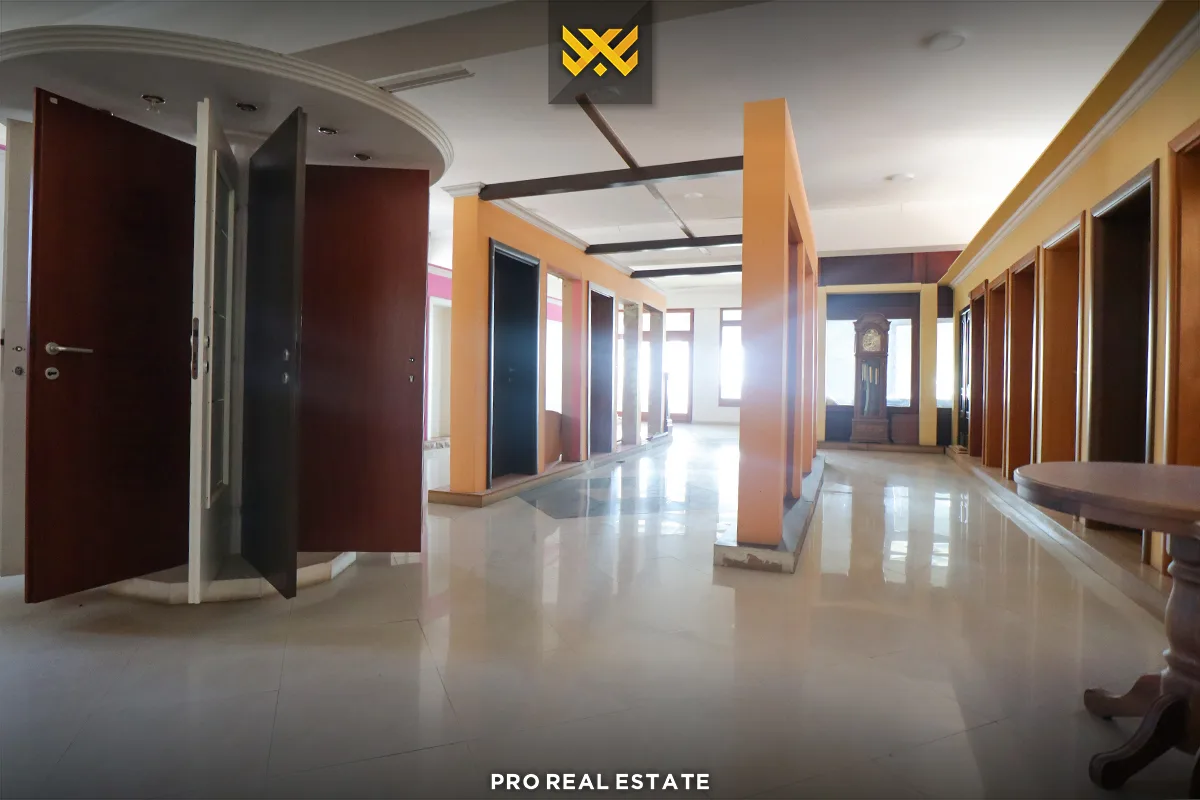 Lokal190m² me #QIRA në Veternik.