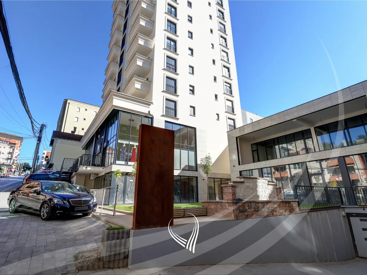 Lokal 330m2 me qira në lagjen e Muhaxhereve