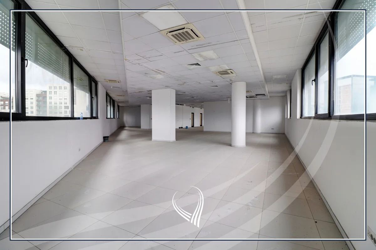 Hapësira afariste për zyre nga 200m2 deri 2500m2 me qira në lagjen Lakrishtë – Kompleksi Ramiz Sadiku