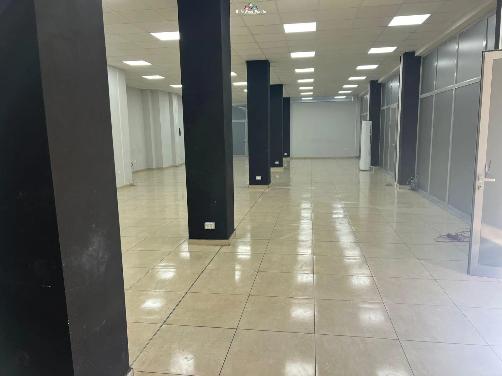 Dyqan Me Qera prane Gjimnazit Partizani  (ID BD21693) Tirane