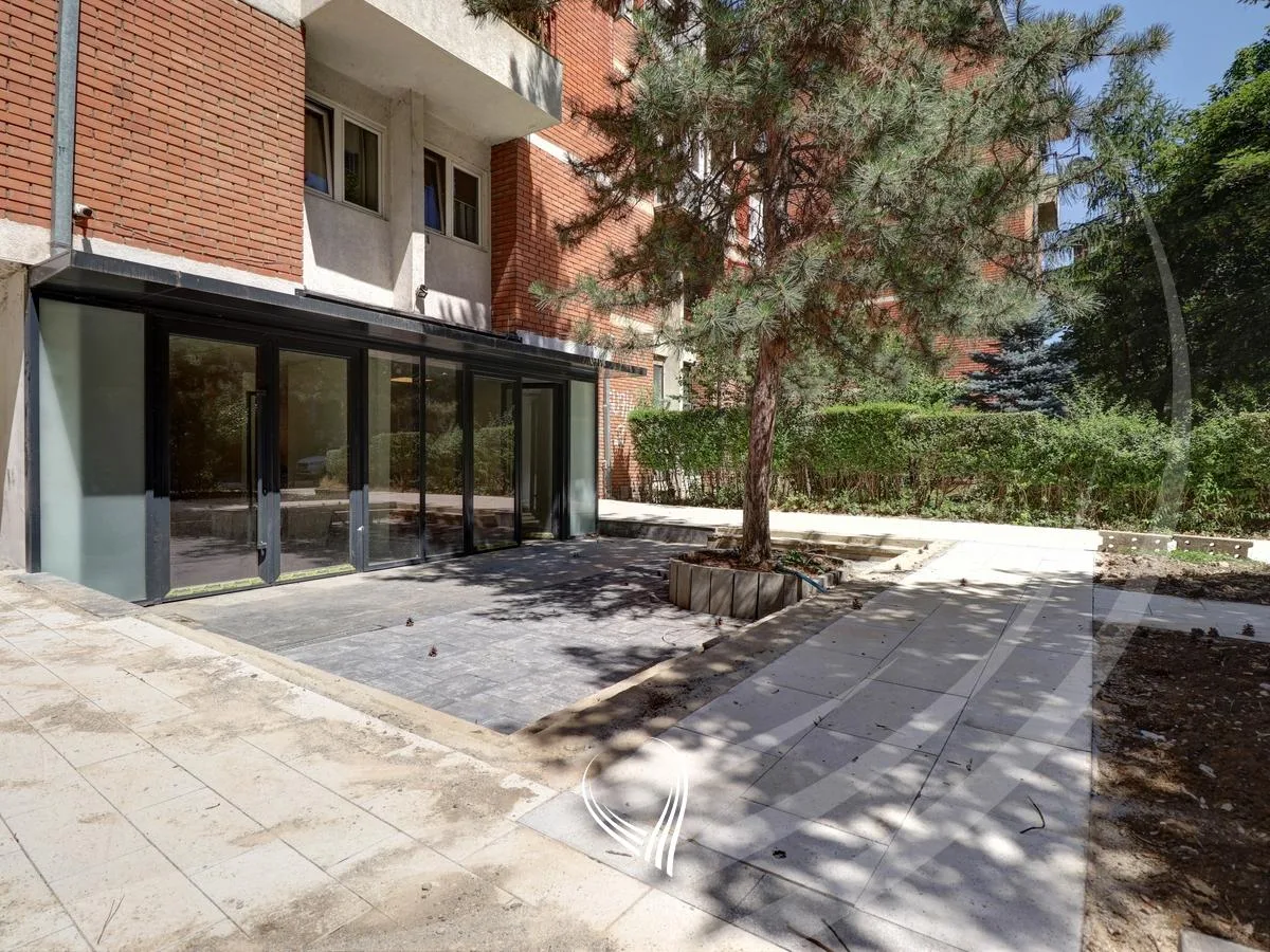 Lokal 110m2 me qira në lagjen Dardania