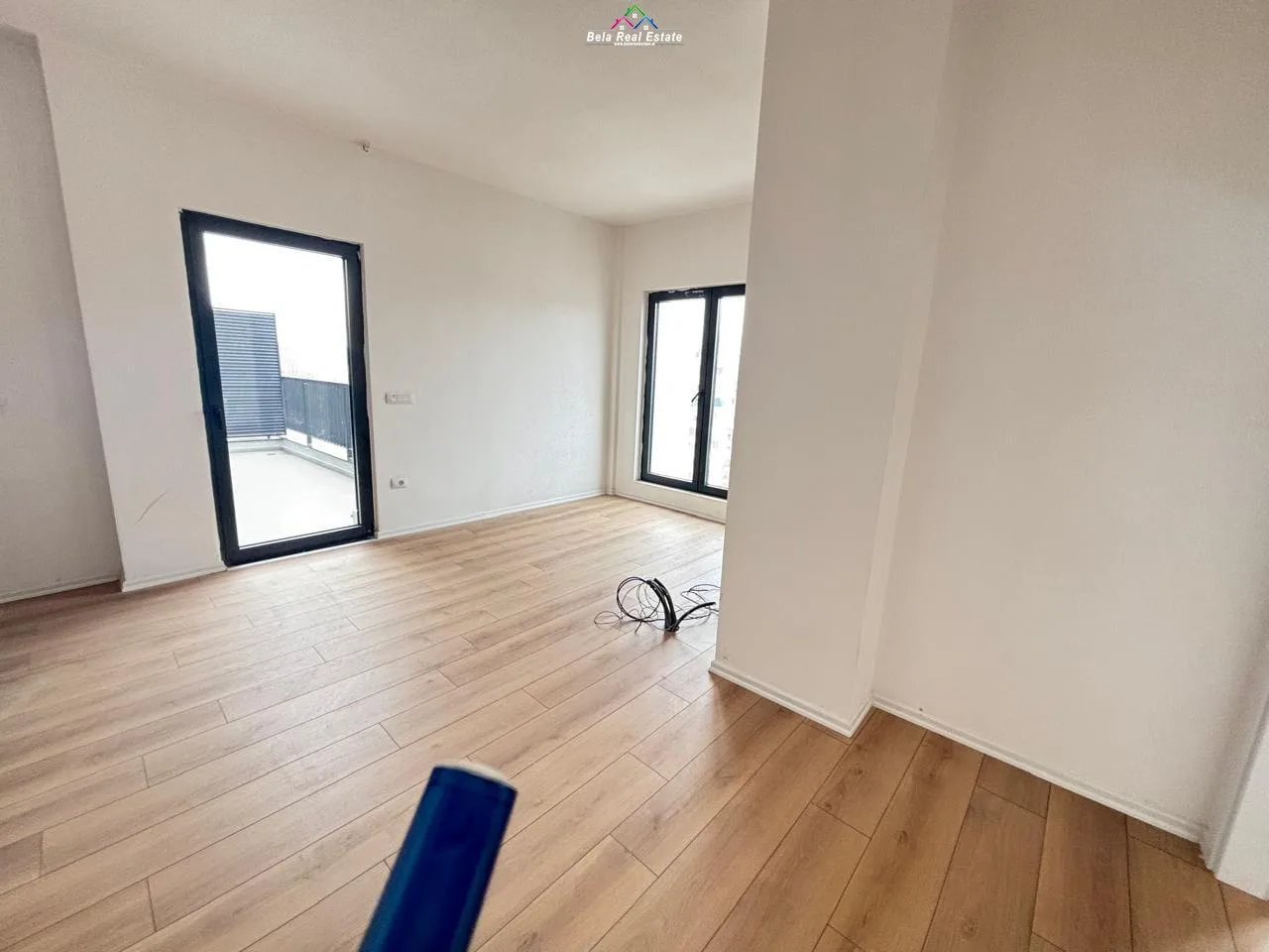 Zyre Me Qera tek Rruga e Barrikadave (ID BZ2787) Tirane