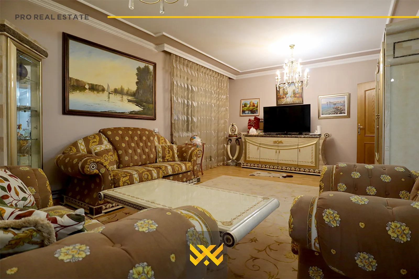 Shtëpi 560m² me #QIRA në Qendër.