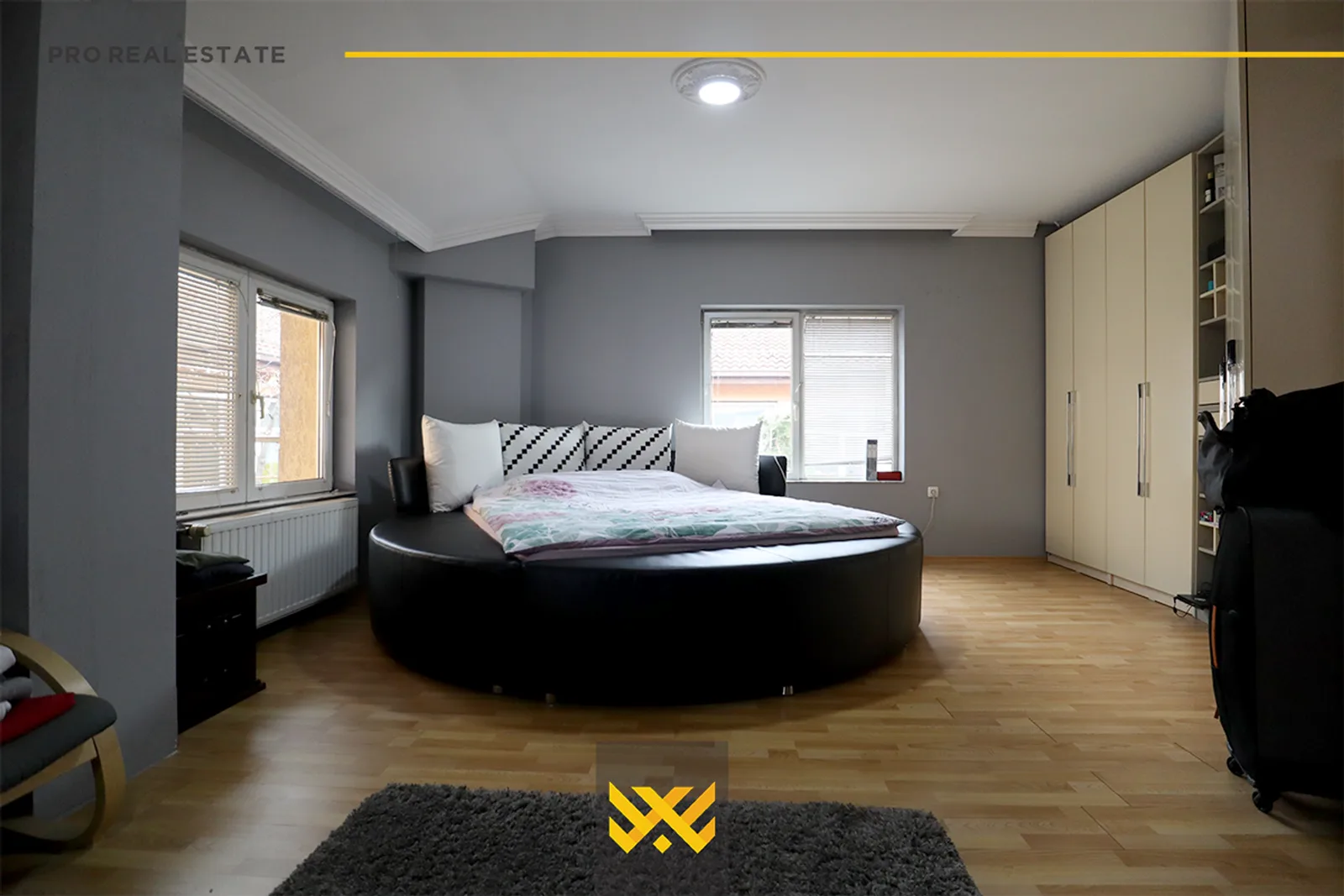 Shtëpi 560m² me #QIRA në Qendër.