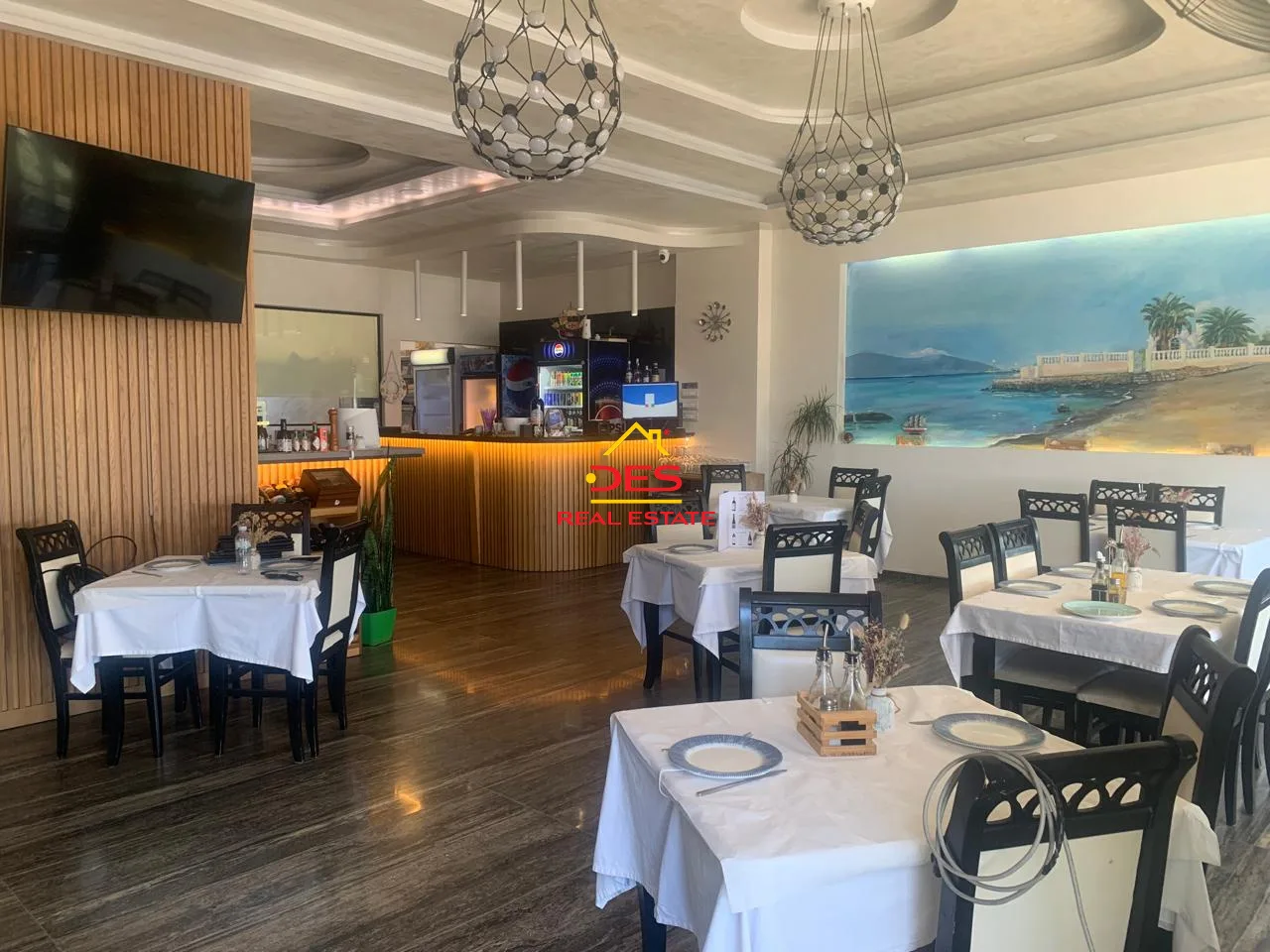 Jepet me qira ambient biznesi në lungomare, vlorë – vija e parë.