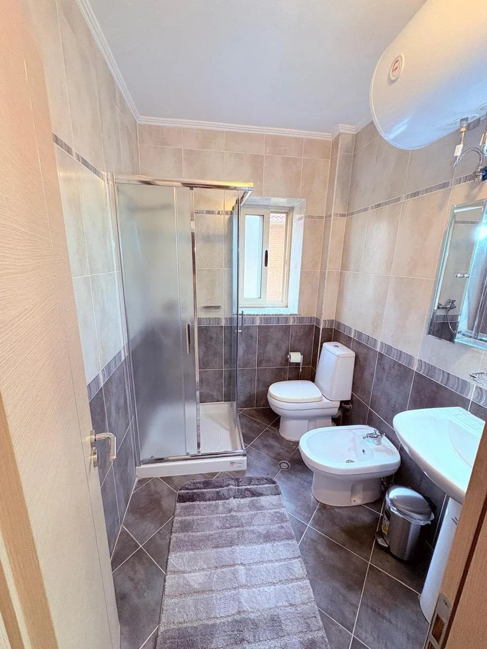 Apartament Me Qera 1+1 prane Xhamise se Tabakeve (ID B211332) Tirane.