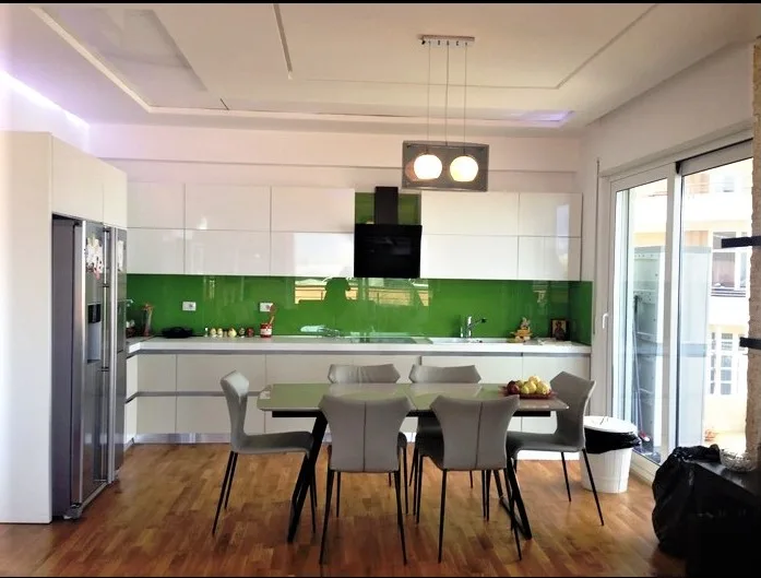 Jepet me qira apartament 3+1, liqeni thatë, tiranë