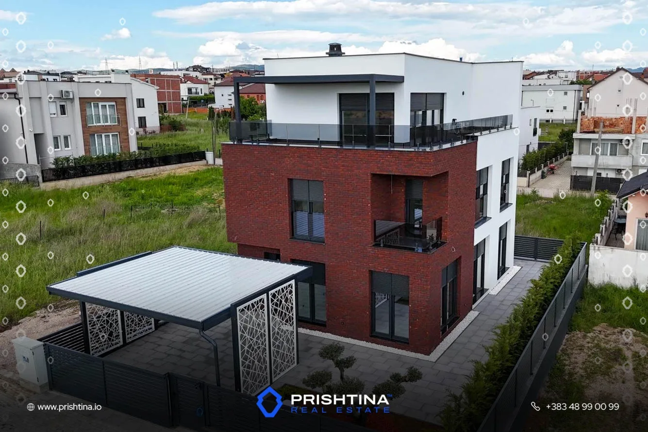 Shtëpi në shitje 273m² në Veternik
