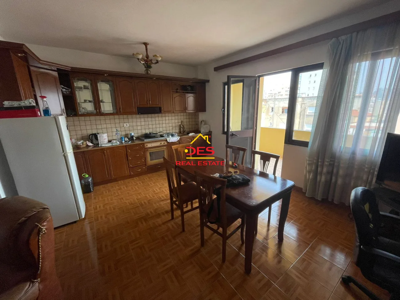 Jepet apartament 2+1 me qera pranë aleksandris, 📍pallat ekzistus 🏛
