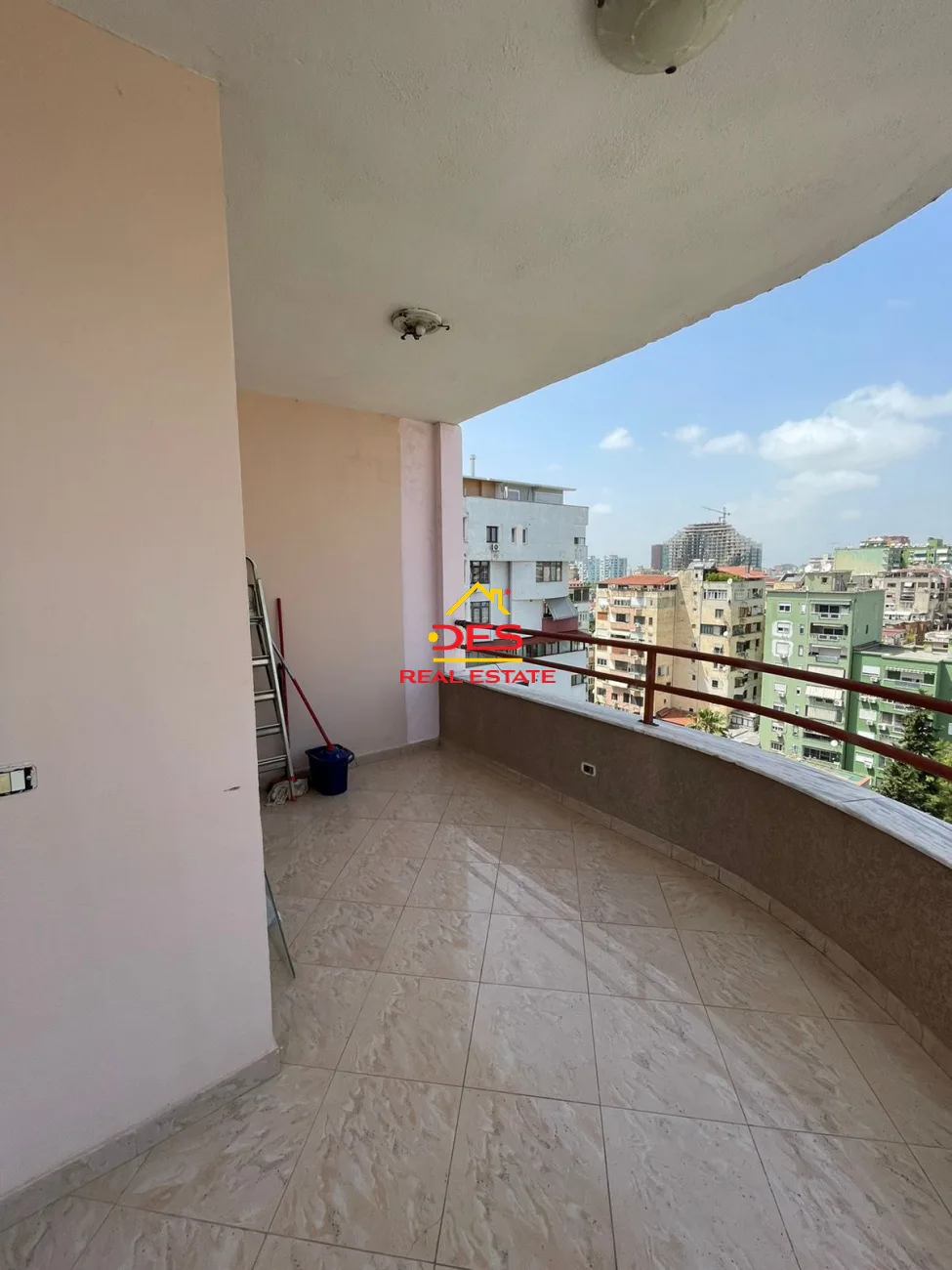 Jepet me qira apartament 2+1 në bllok,tiranë.