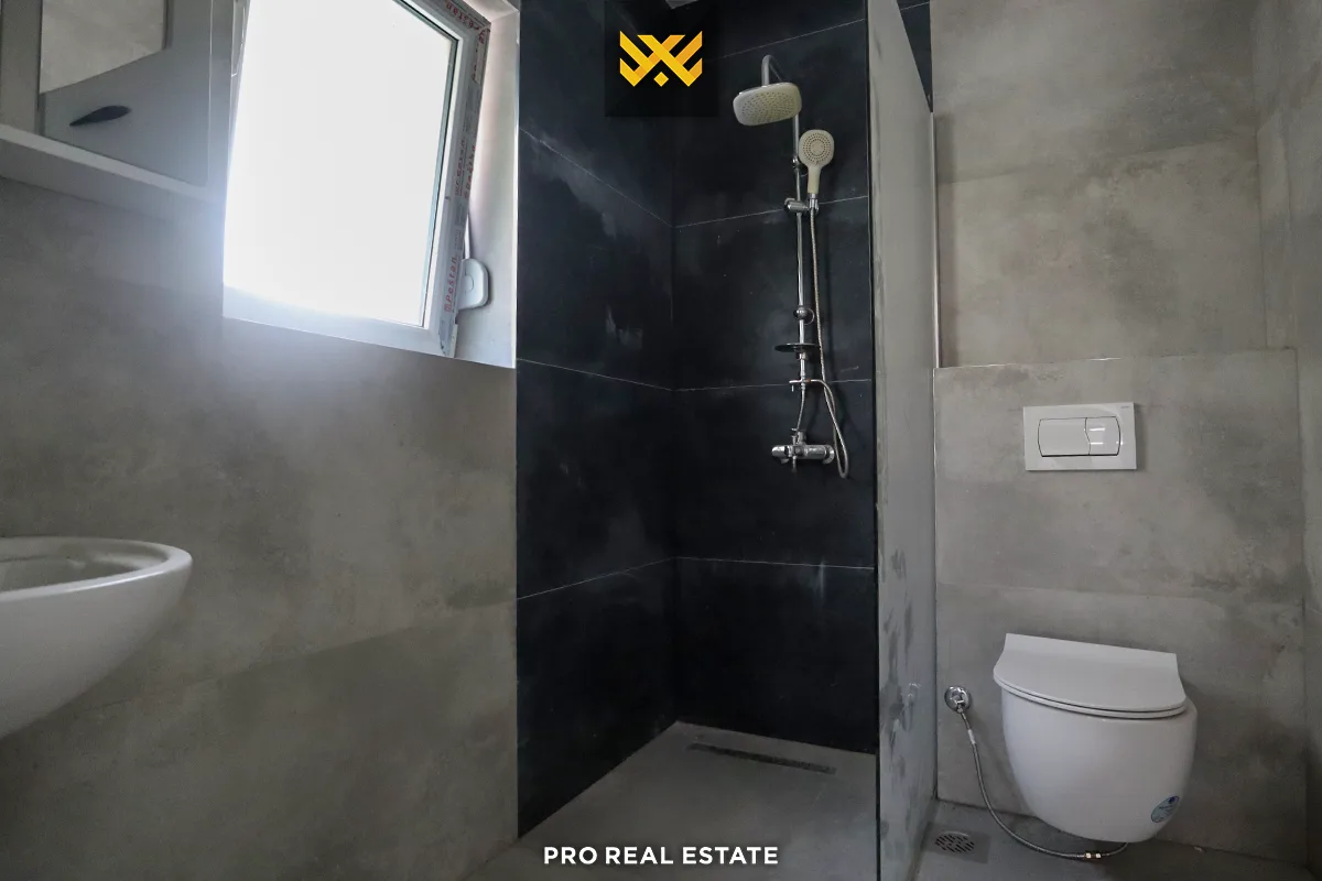 Shtëpi për #SHITJE te Lagjja Jonë