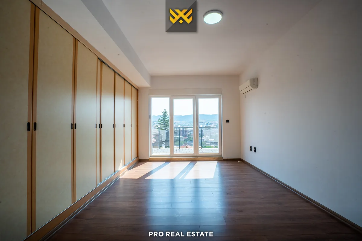 Shtëpi 650m² për #SHITJE në Dragodan