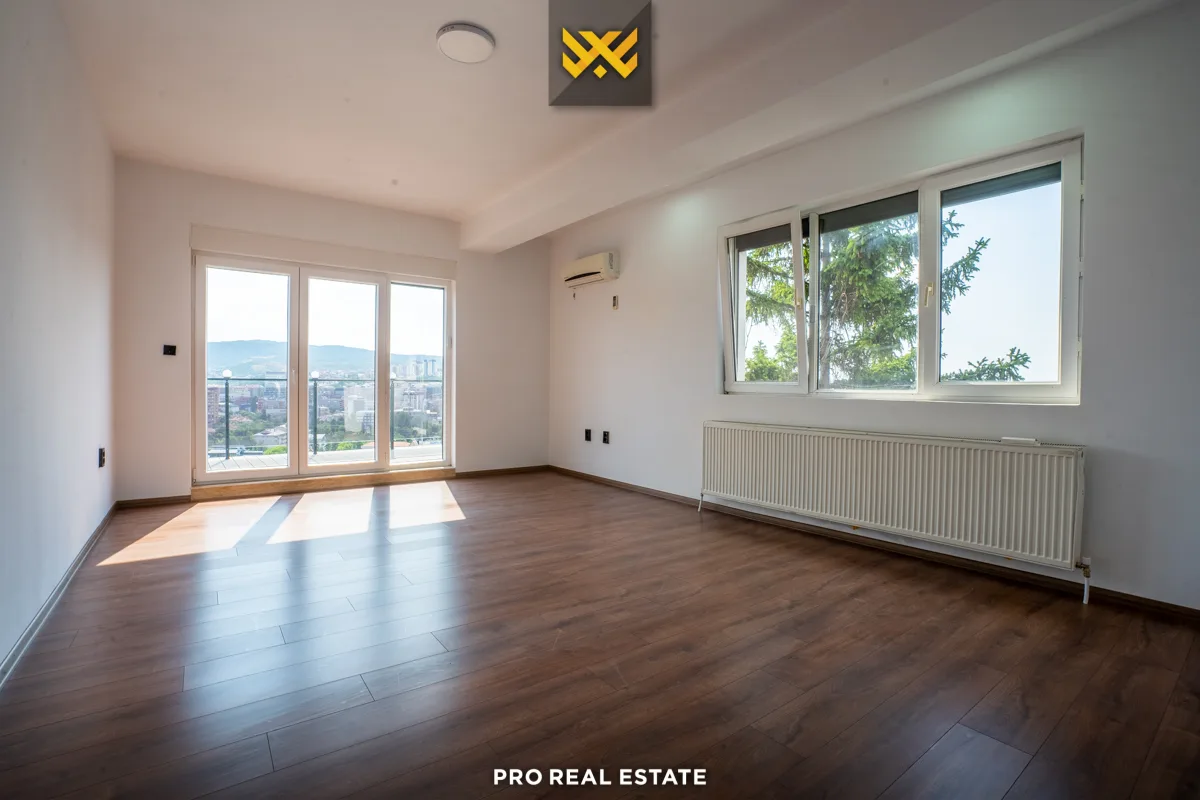 Shtëpi 650m² për #SHITJE në Dragodan
