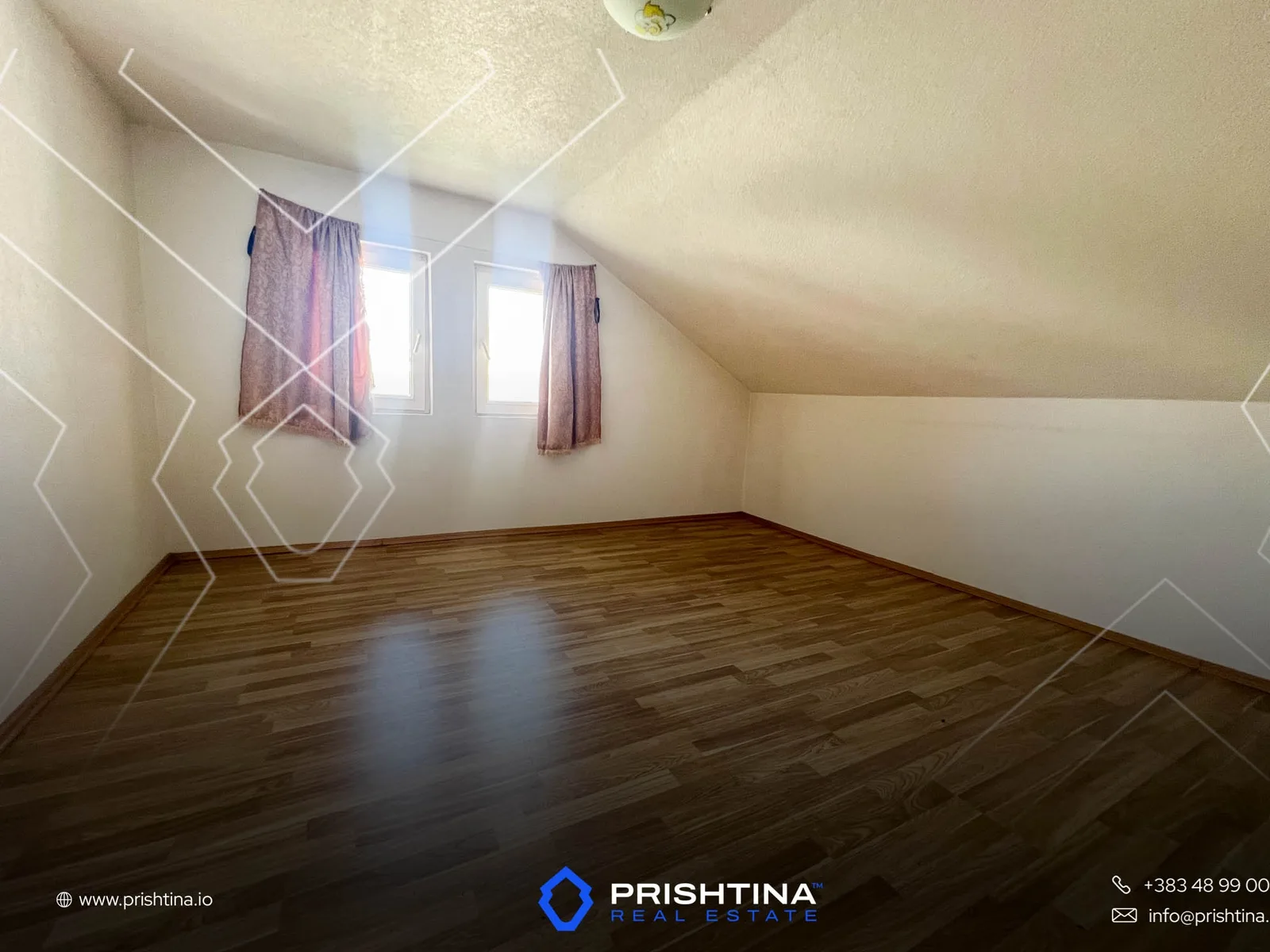 Shtëpi me qira 300m² në Emshir