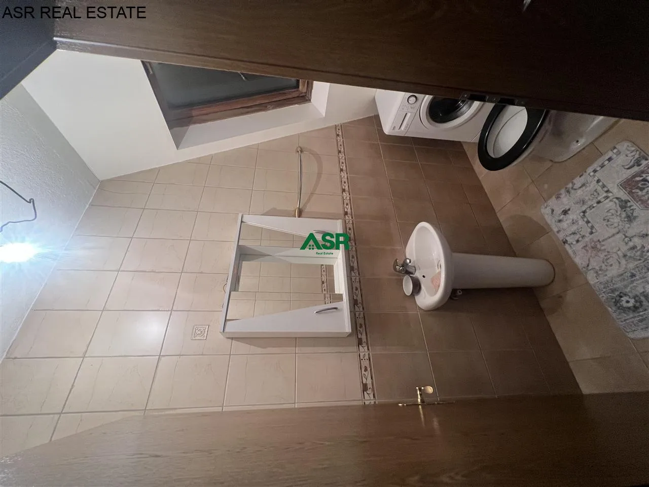 #ID:4063 Banesë 160m2 me #qira në rr.B