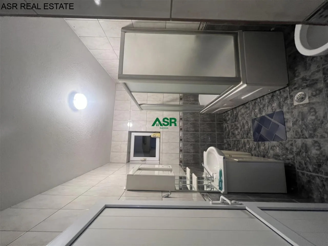 #ID:4063 Banesë 160m2 me #qira në rr.B