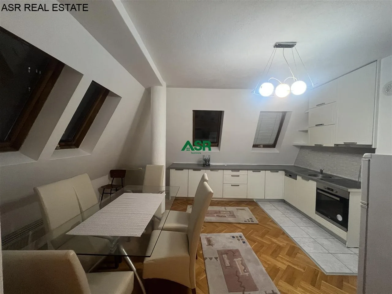 #ID:4063 Banesë 160m2 me #qira në rr.B