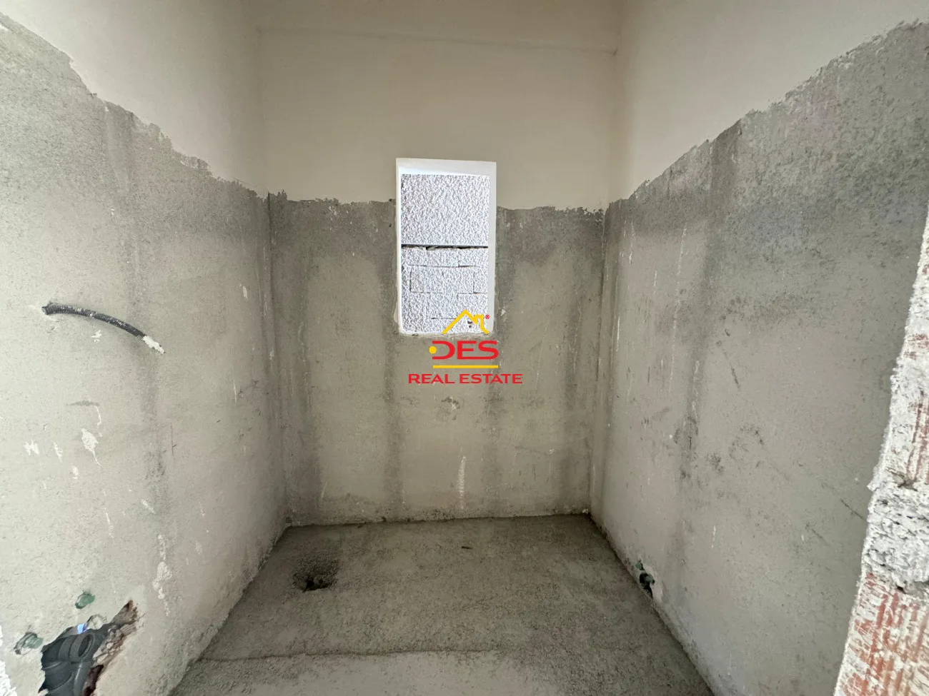 Shitet apartament 1+1 me këste në koder lungomare,vlorë.