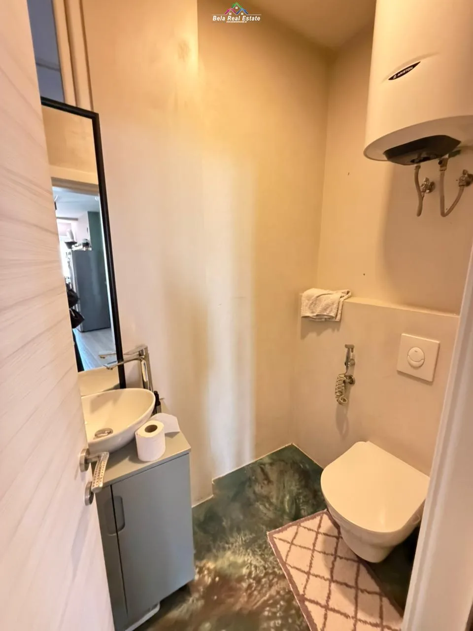Apartament Me Qera 2+1 Tek Ish Tregu Elektrik ( ID B221404) Tirane