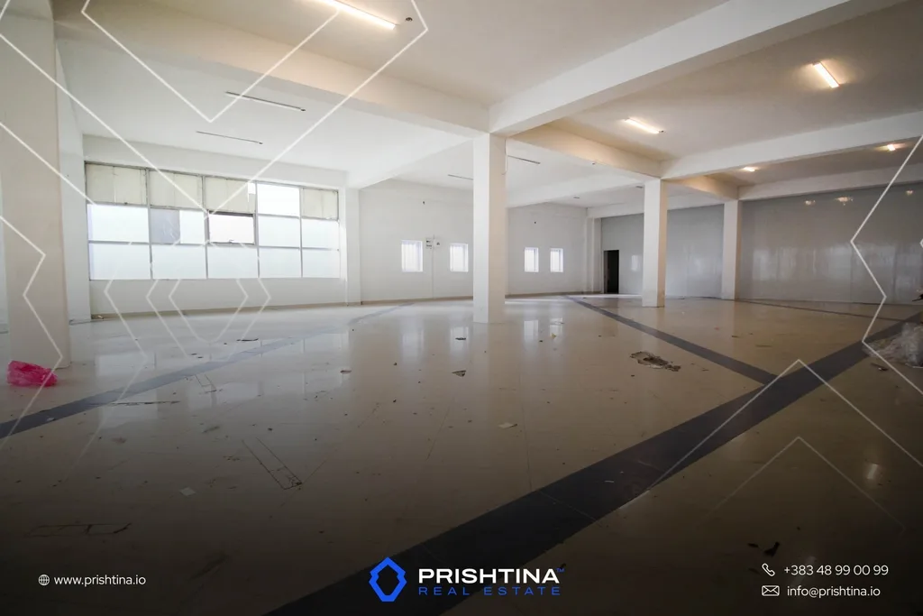 Objekt me qira 1200m² te Zona Industriale