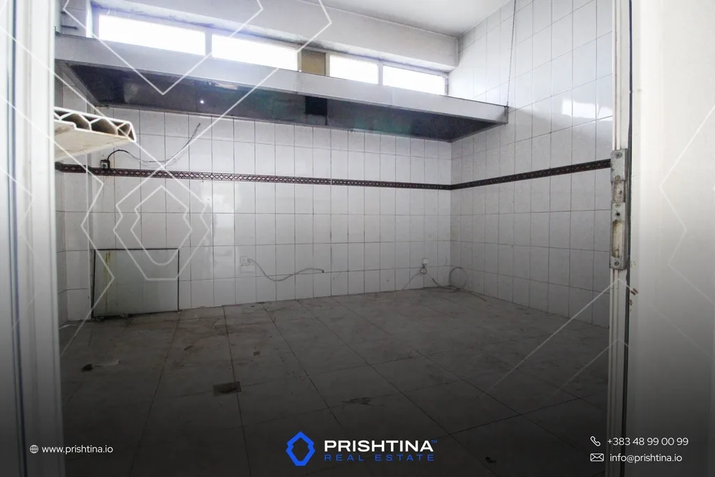 Objekt me qira 1200m² te Zona Industriale