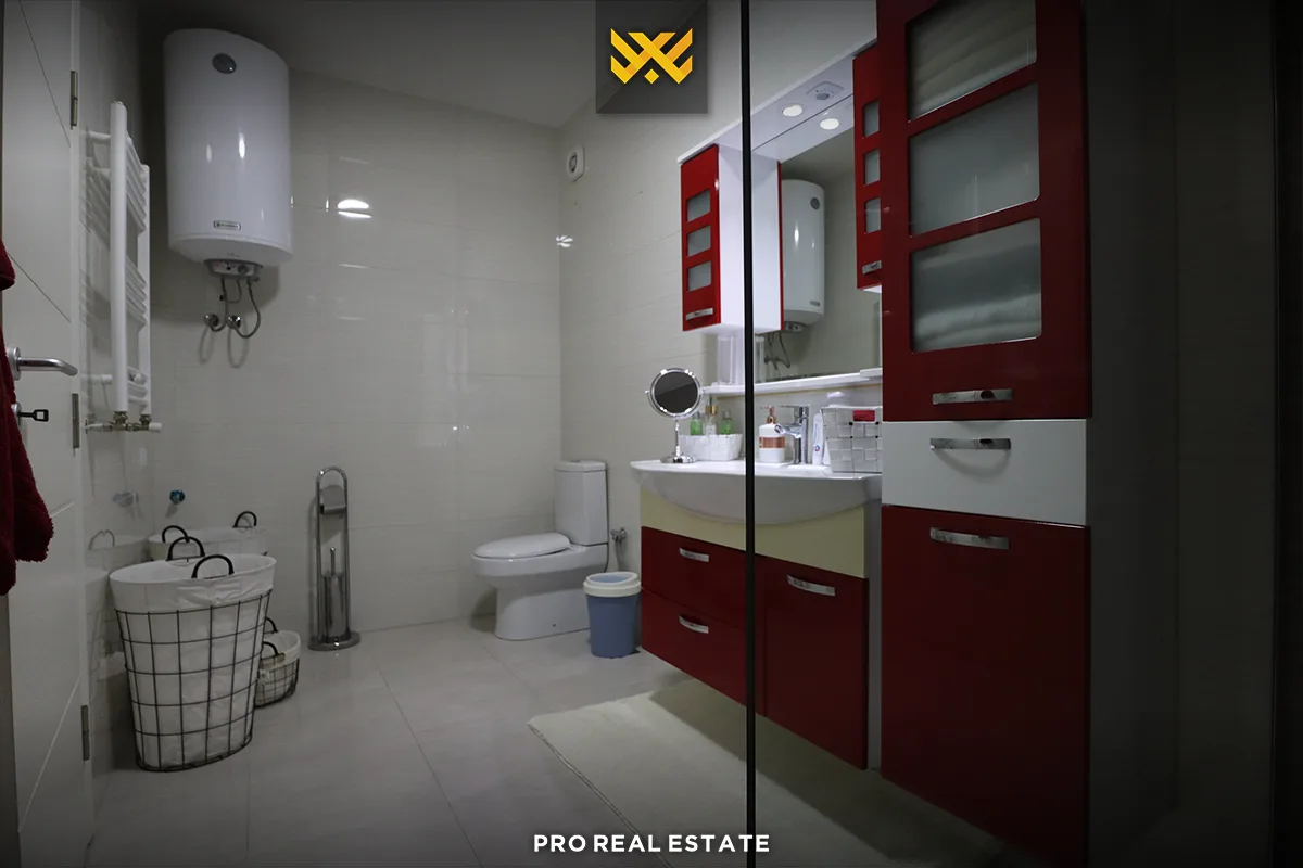 Banesë - Penthouse 324m² për #SHITJE në Fushë Kosovë.