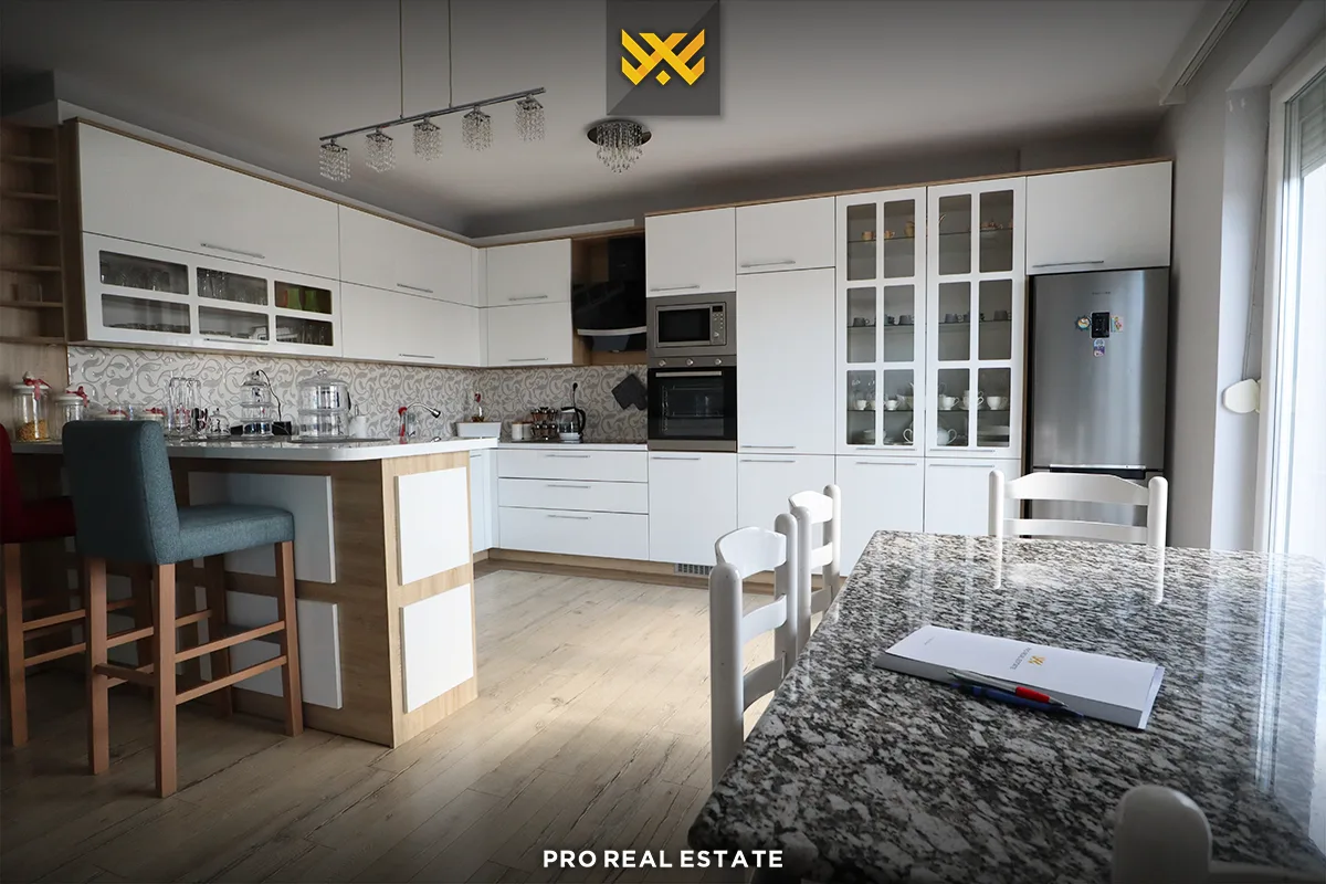 Banesë - Penthouse 324m² për #SHITJE në Fushë Kosovë.