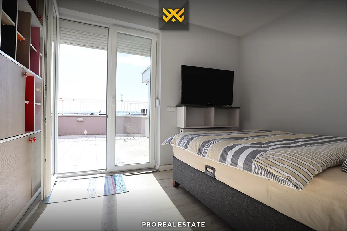 Banesë - Penthouse 324m² për #SHITJE në Fushë Kosovë.