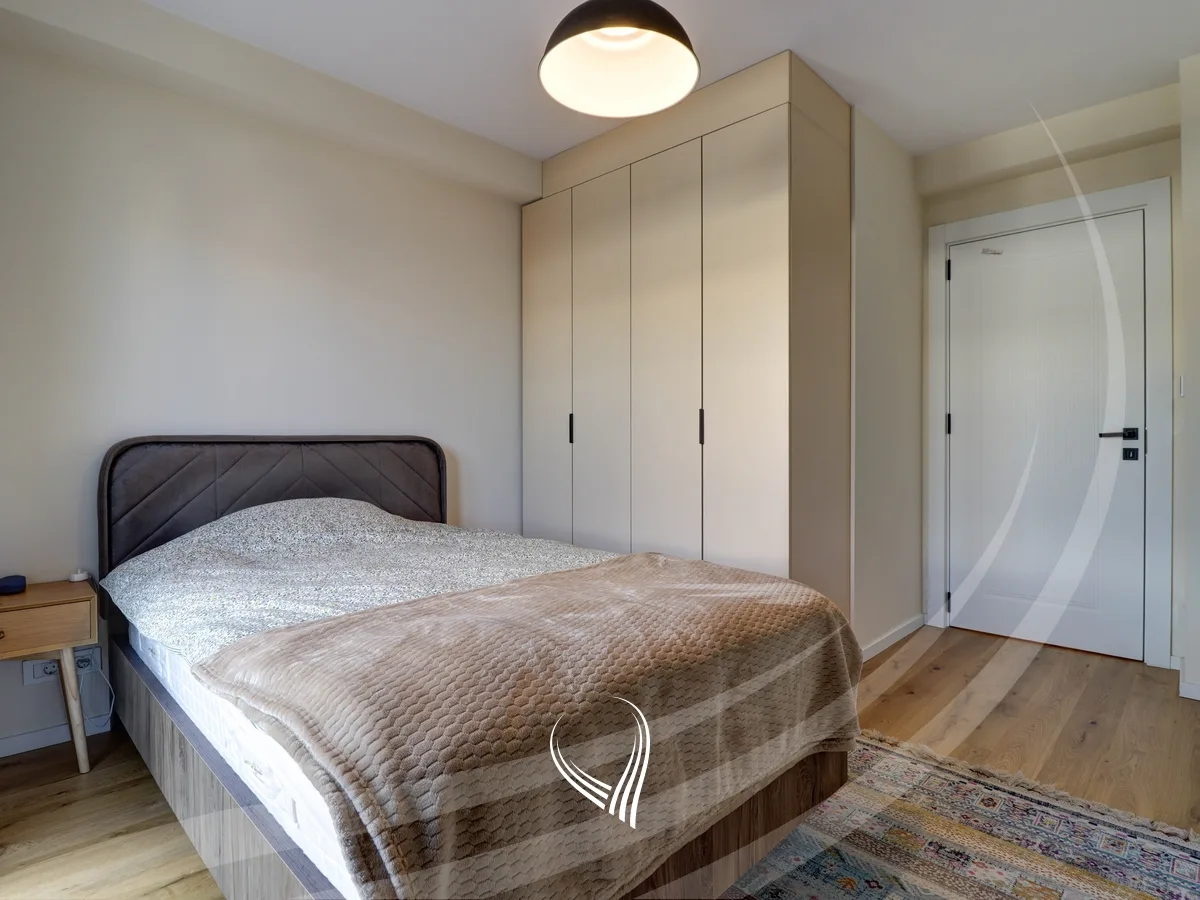 Penthouse me 3 dhoma gjumi me qira në lagjen Mati 1