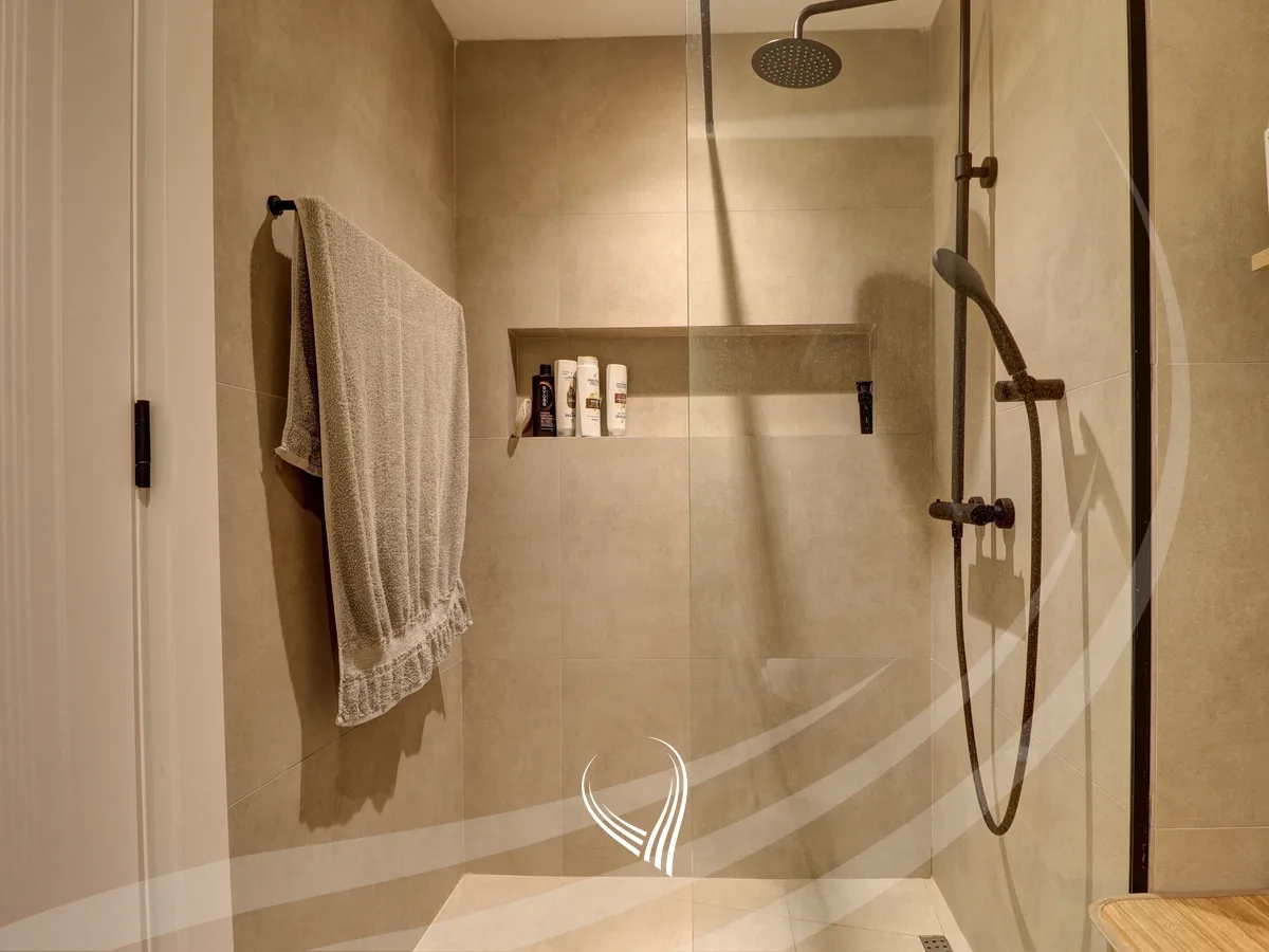 Penthouse me 3 dhoma gjumi me qira në lagjen Mati 1