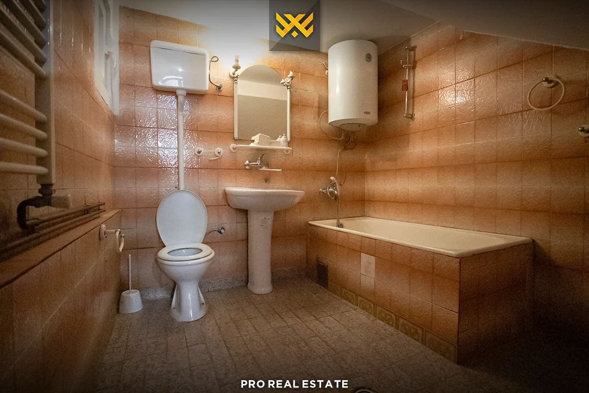 Shtëpi - Zyrë 430m² me #QIRA në Pejton.