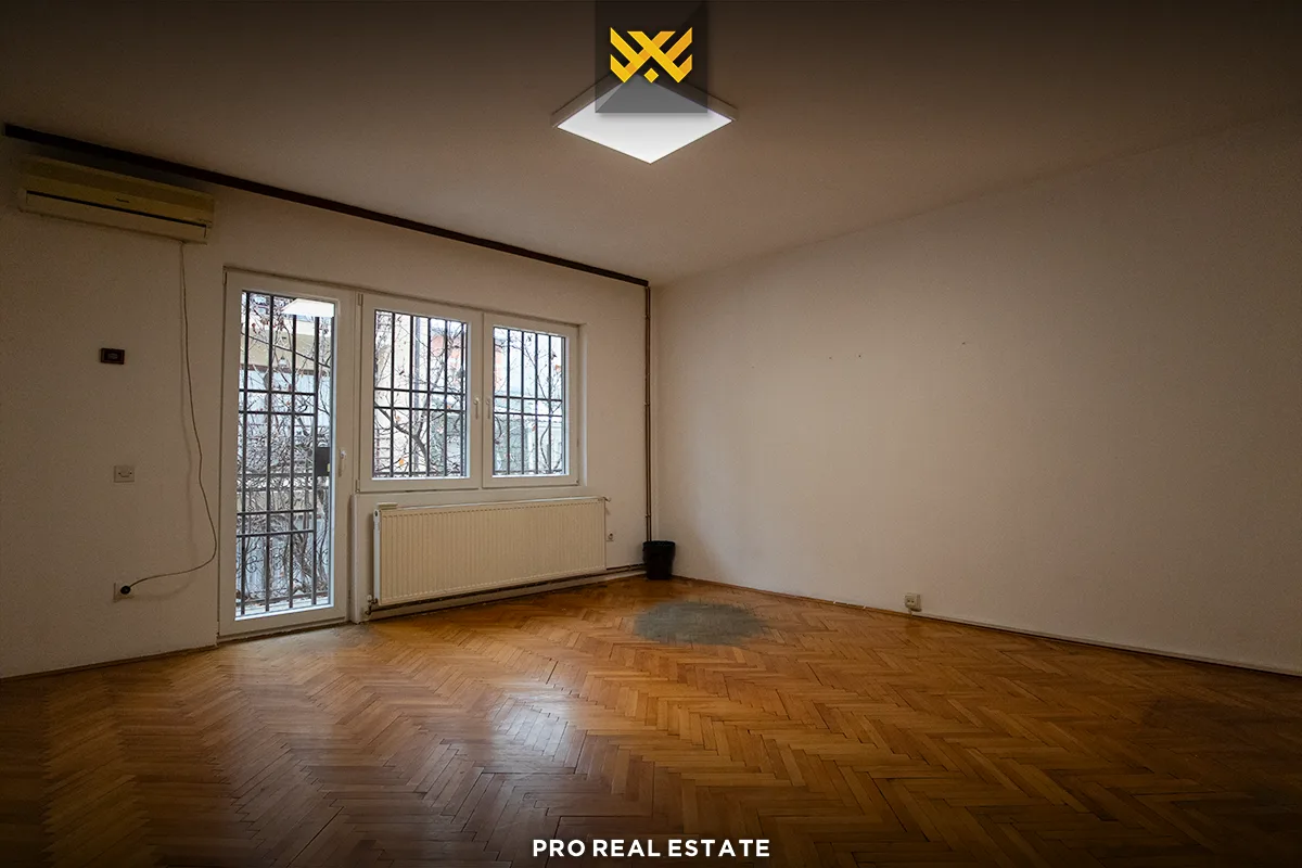 Shtëpi - Zyrë 430m² me #QIRA në Pejton.