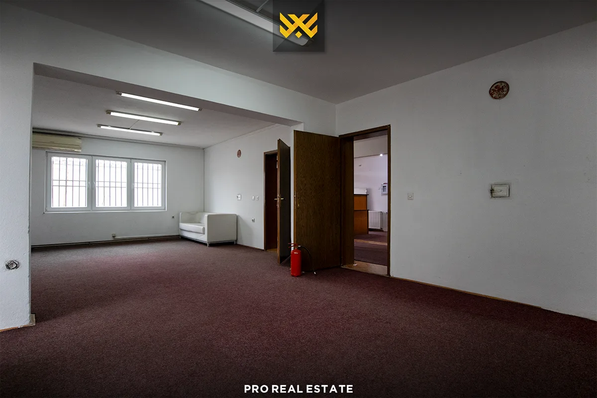 Shtëpi - Zyrë 430m² me #QIRA në Pejton.