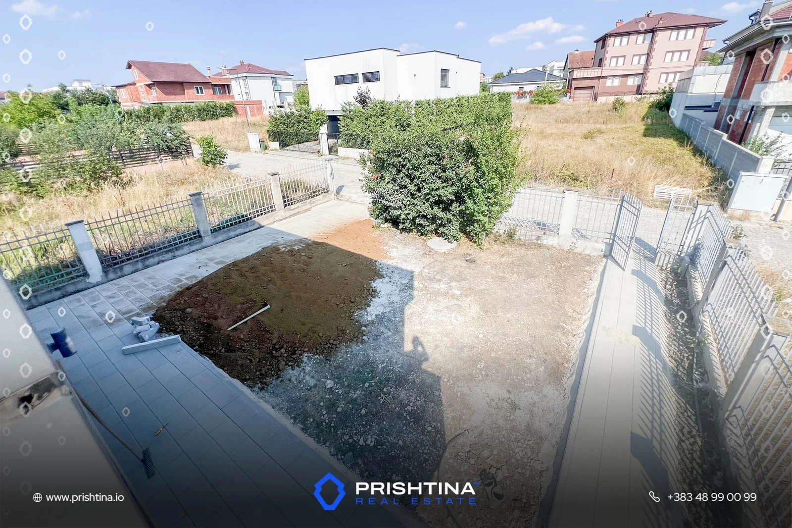Shtëpi në shitje 275m² + 3 ari tokë në Lagjen Qëndresa