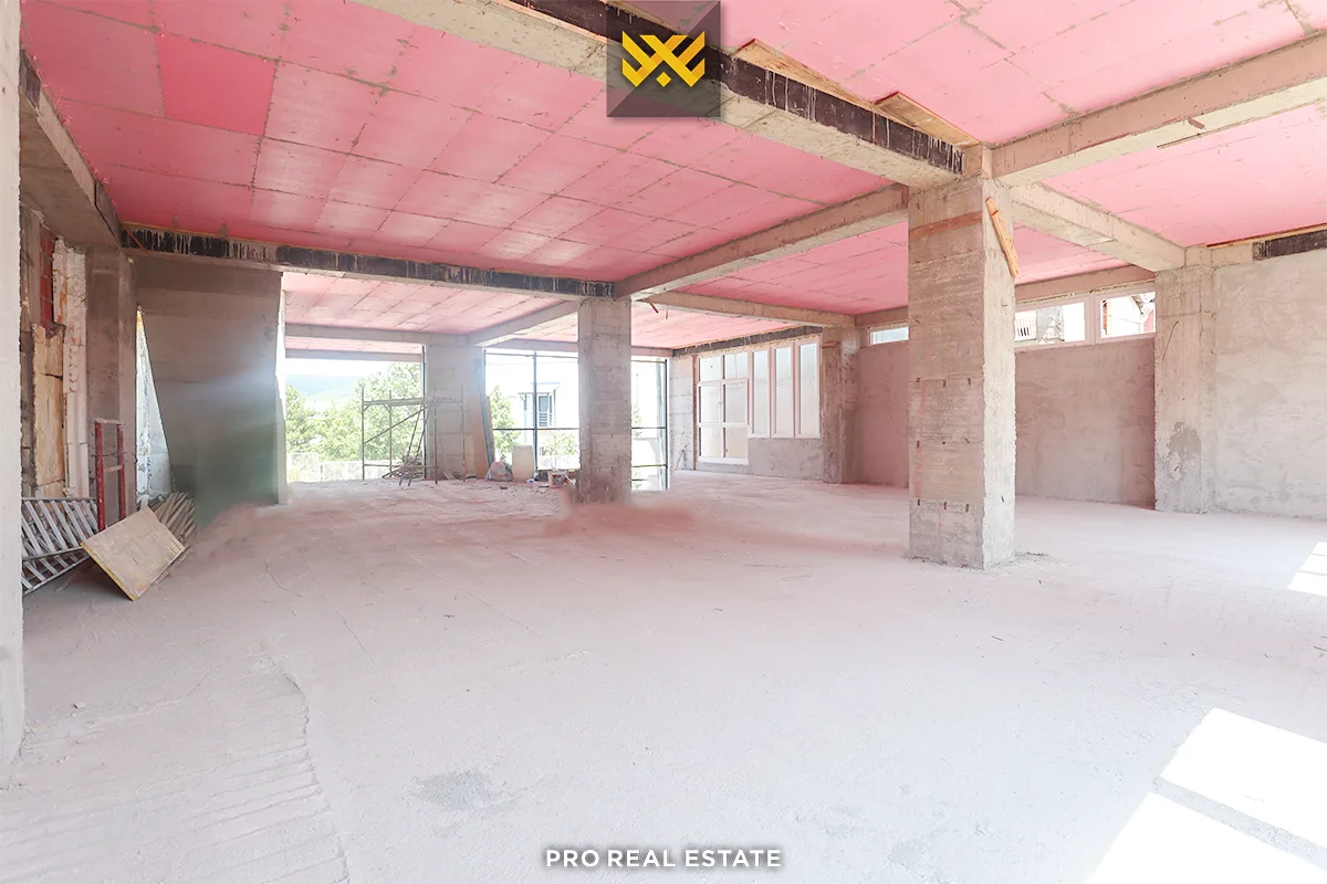 Lokal 200m² me #QIRA në Medrese