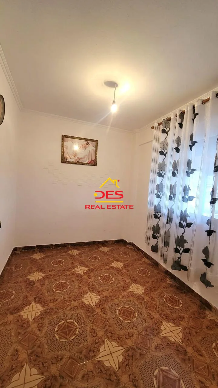 Shitet shtëpi private + toke truall ne krajan , gjirokaster