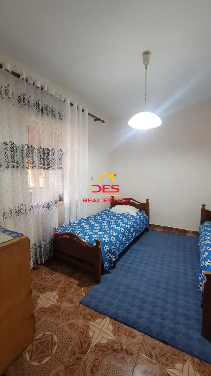 Shitet shtëpi private + toke truall ne krajan , gjirokaster