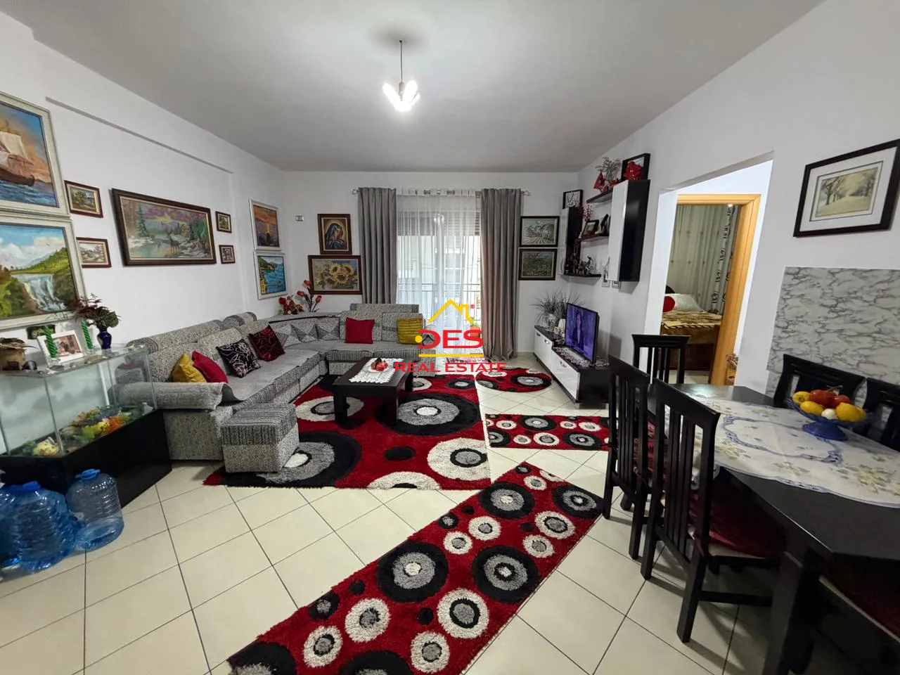 Shitet apartament 2+1 tek ish-kombinati i peshkut, vlorë.