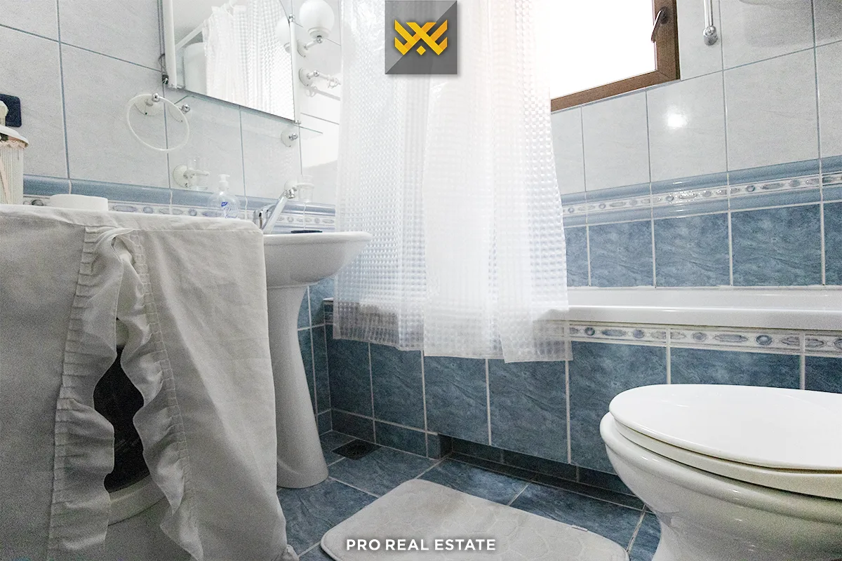 Kat Shtëpie 85m² me #QIRA në Tophane.