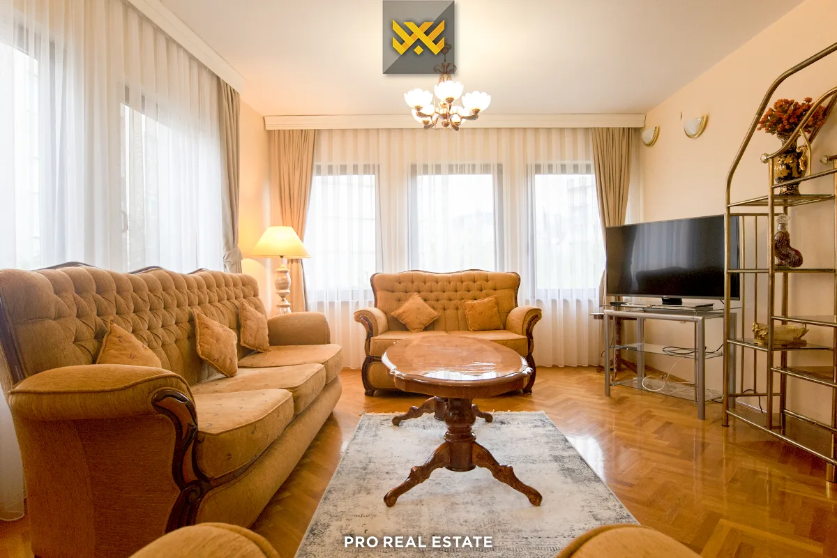 Kat Shtëpie 85m² me #QIRA në Tophane.