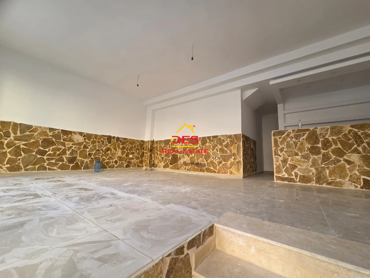 Jepet me qira ambient biznesi te rruga e “çipajve” ,vlorë