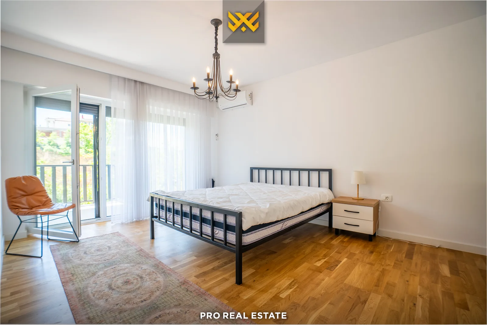 Shtëpi 257m² me #QIRA në Sofali